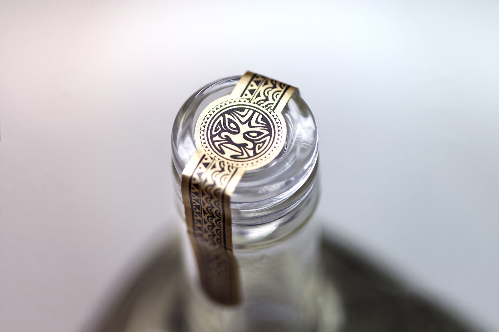 redfire-ariki-vodka-alcohol-packaging-design-top-label-nz redfire-ariki-vodka-alcohol-packaging-design-top-label-nz
